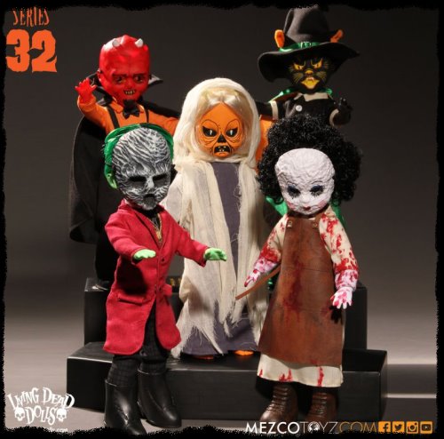 Living Dead Dolls Series 32 - Halloweens Of Yesteryear